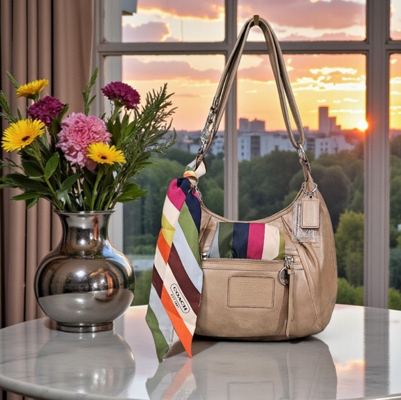 Coach 2010 Poppy Legacy W/matching Legacy Scarf - Picture 11 of 11